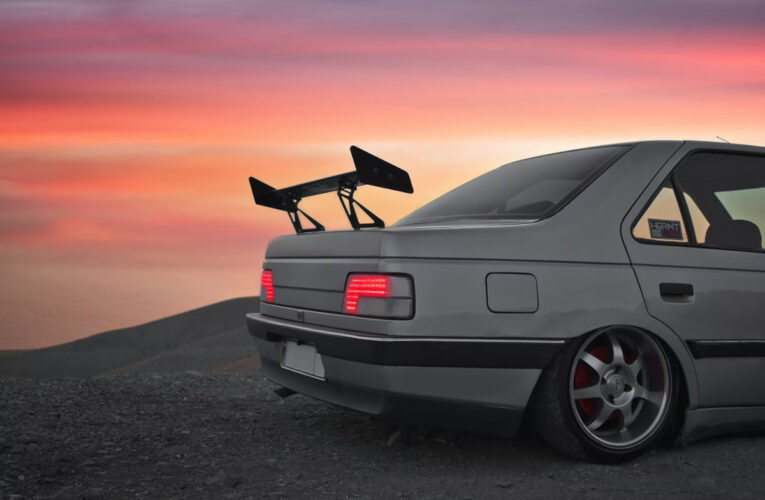 Peugeot 405 mi16 turbo : un test de conduite qui a conquis les amateurs de sensations